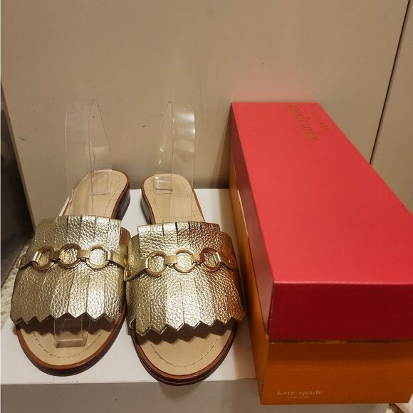 KATE SPADE NEW YORK Brie Kiltie Gold Leather Slide Sandals Sz.8.5 Ret$399 in Box - Picture 3 of 10